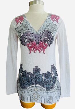 One World Women Medium Embellished Arty Pullover Long Sleeve Tee Top